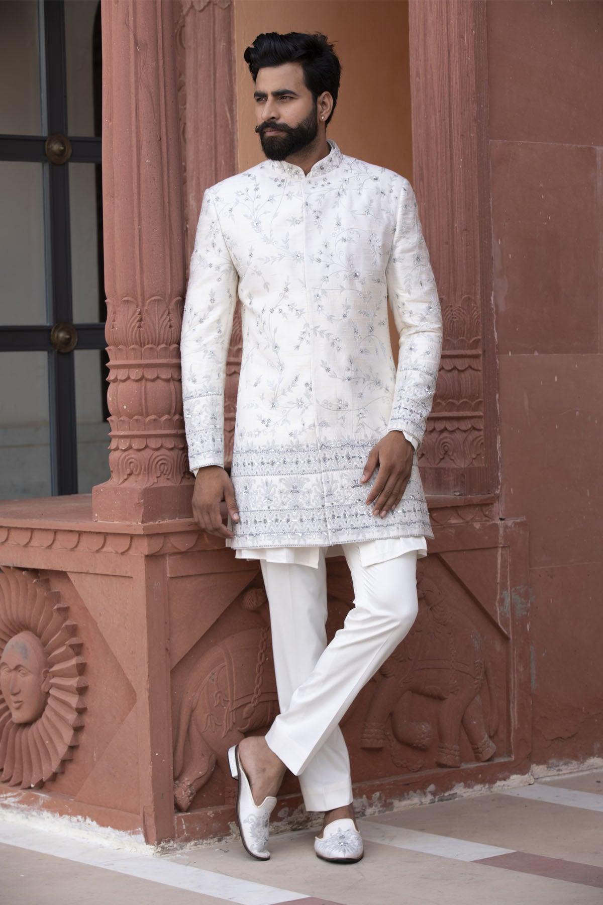 Vastraas New Stylish Ethnic White Bandhgala Achkan 2024 Indo Western With Chudidaar Pajama.