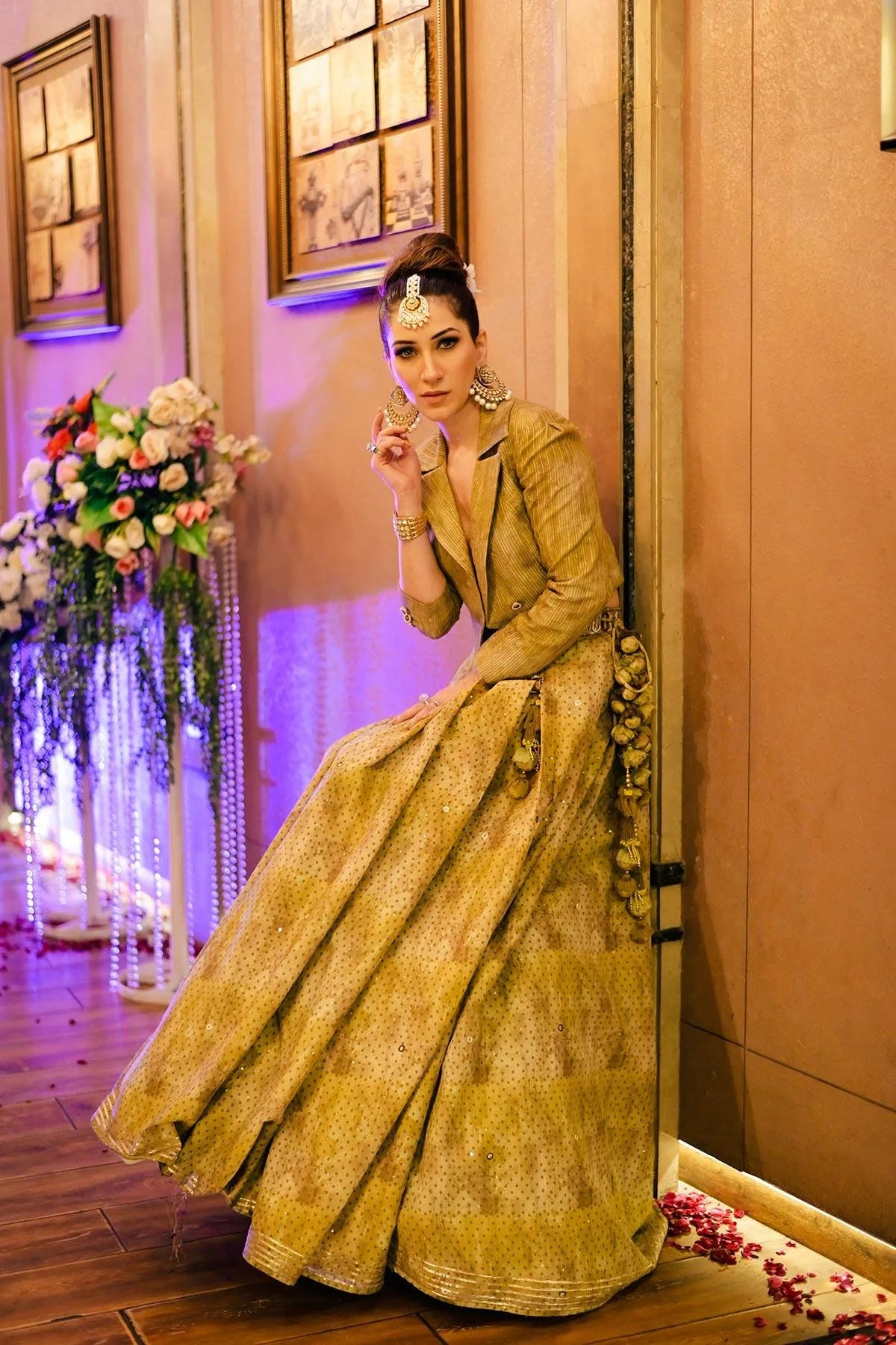 alisha-ohri-in-qahr-minimal-printed-lehenga-with-chundri-print-blouse-studio-bagechaa-5 - Studio Bagechaa