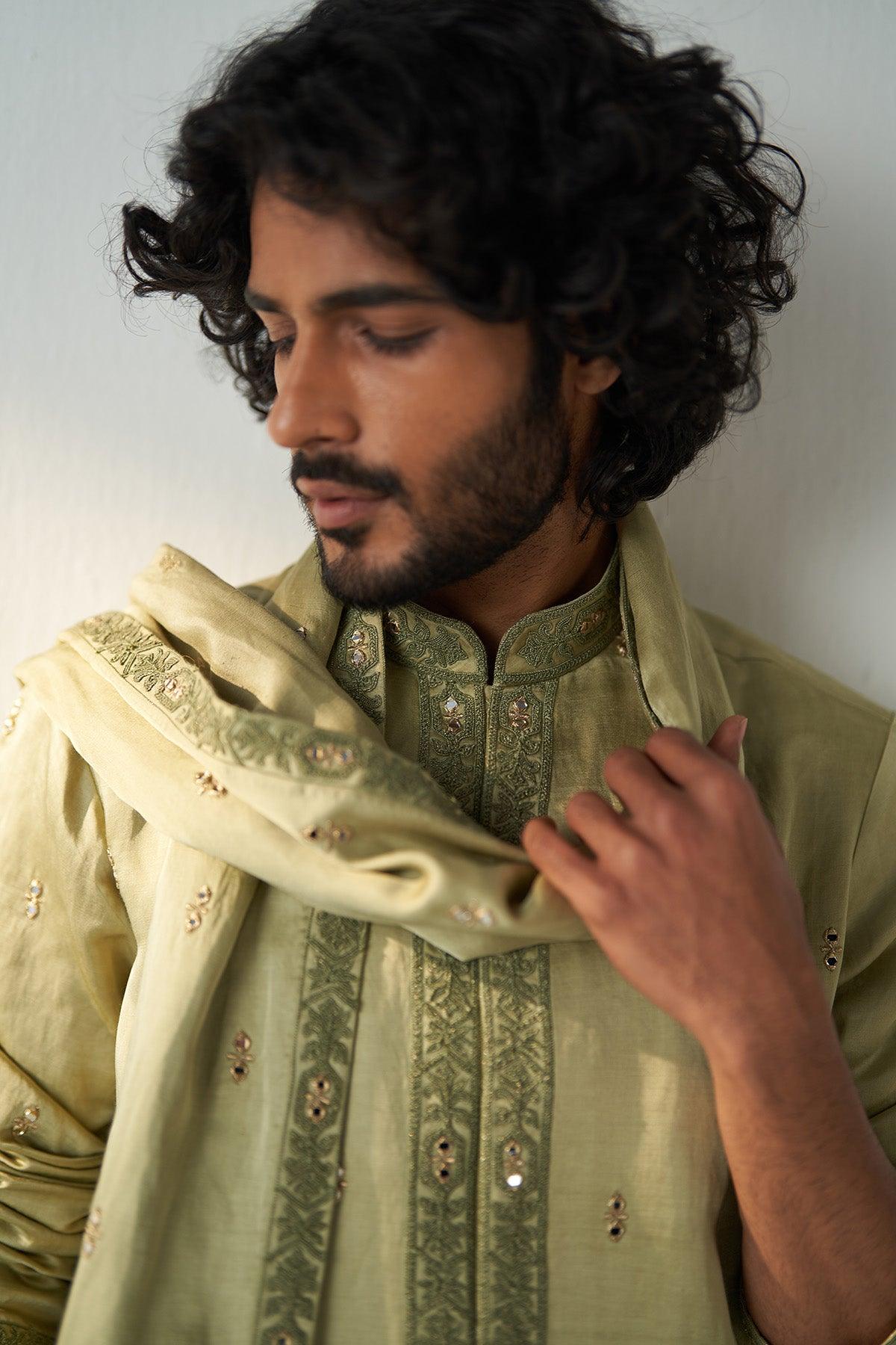 NAYAAN KURTA PANT STOLE SET - Studio Bagechaa