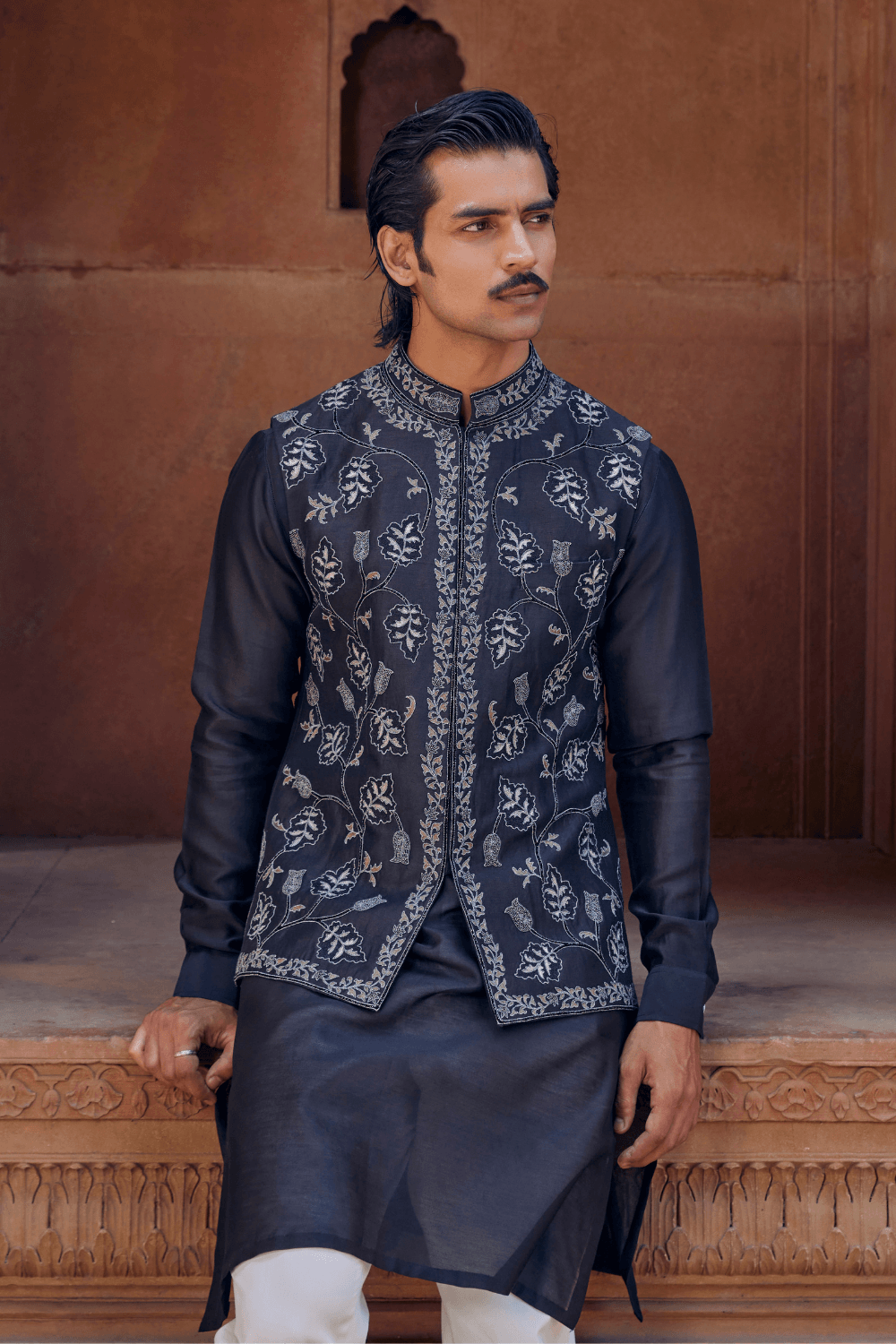 Uri and MacKenzie Men's Silk Blend Kurta Churidar Pyjama with Stylish Nehru  Jacket/Waistcoat (Navy Blue, l) : Amazon.in: Fashion